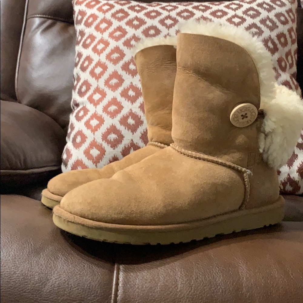 Authentic Ugg’s With Button - image 4